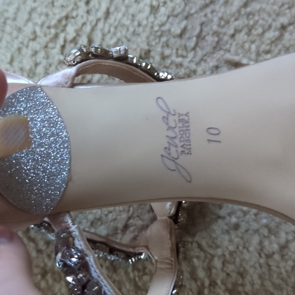 Jewel by Badgley Mischka Gold With Rhinestones Formal Heels Size 10 - Picture 11 of 12